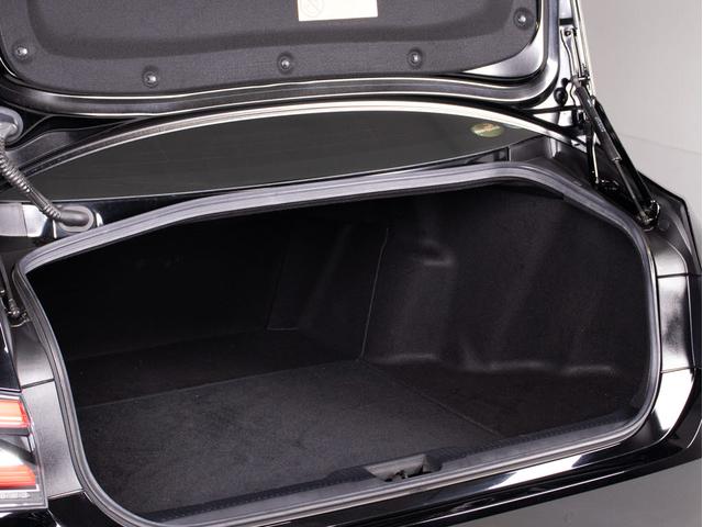 クラウンハイブリッド ＲＳアドバンス　（禁煙車）（黒本革シート）（パノラミックビューモニター）（マーベリック１９インチアルミ）（ＴＲＤエアロ）（セーフティパッケージプラス）衝突軽減ブレーキ　踏み間違い防止機能　車線逸脱抑制ＬＴＡ（34枚目）