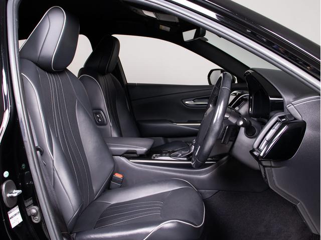 クラウンハイブリッド ＲＳアドバンス　（禁煙車）（黒本革シート）（パノラミックビューモニター）（マーベリック１９インチアルミ）（ＴＲＤエアロ）（セーフティパッケージプラス）衝突軽減ブレーキ　踏み間違い防止機能　車線逸脱抑制ＬＴＡ（37枚目）