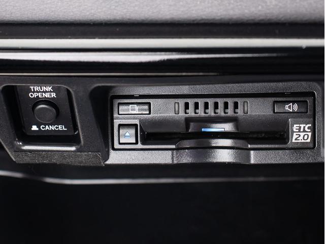 クラウンハイブリッド ＲＳアドバンス　（禁煙車）（黒本革シート）（パノラミックビューモニター）（マーベリック１９インチアルミ）（ＴＲＤエアロ）（セーフティパッケージプラス）衝突軽減ブレーキ　踏み間違い防止機能　車線逸脱抑制ＬＴＡ（51枚目）