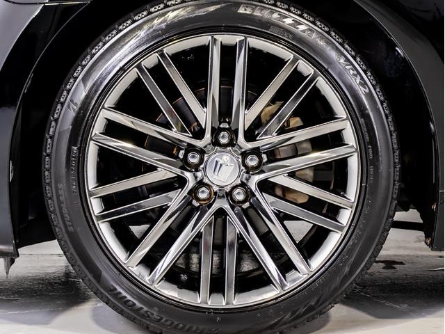 クラウンハイブリッド アスリートＳ　（サンルーフ）（黒本革シート）（オプション１８インチアルミ）（新品タイヤ）エアシート　シートヒーター　ステアリングヒーター　Ｂｌｕｅｔｏｏｔｈ対応　レギュラーガソリン仕様　ＨＤＤマルチ　バックカメラ（7枚目）