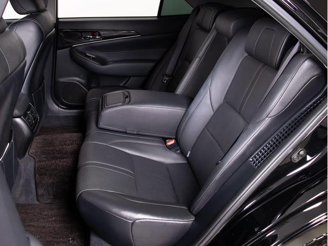 クラウンハイブリッド アスリートＳ　（サンルーフ）（黒本革シート）（オプション１８インチアルミ）（新品タイヤ）エアシート　シートヒーター　ステアリングヒーター　Ｂｌｕｅｔｏｏｔｈ対応　レギュラーガソリン仕様　ＨＤＤマルチ　バックカメラ（8枚目）