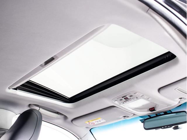 クラウンハイブリッド アスリートＧ　（禁煙車）（サンルーフ）（黒本革シート）（オプション１８インチアルミ）（衝突軽減ブレーキ）（踏み間違い防止機能）レーダークルーズ　アダプティブハイビーム　シートメモリー　エアシート　Ｂｌｕｅｔｏｏｔｈ（5枚目）