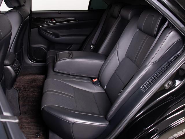 クラウンハイブリッド アスリートＧ　（禁煙車）（サンルーフ）（黒本革シート）（オプション１８インチアルミ）（衝突軽減ブレーキ）（踏み間違い防止機能）レーダークルーズ　アダプティブハイビーム　シートメモリー　エアシート　Ｂｌｕｅｔｏｏｔｈ（8枚目）