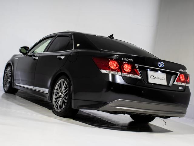 クラウンハイブリッド アスリートＧ　（禁煙車）（サンルーフ）（黒本革シート）（オプション１８インチアルミ）（衝突軽減ブレーキ）（踏み間違い防止機能）レーダークルーズ　アダプティブハイビーム　シートメモリー　エアシート　Ｂｌｕｅｔｏｏｔｈ（22枚目）
