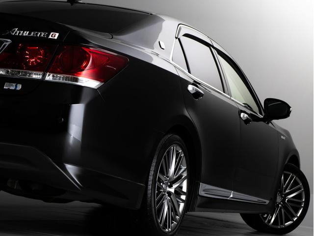 クラウンハイブリッド アスリートＧ　（禁煙車）（サンルーフ）（黒本革シート）（オプション１８インチアルミ）（衝突軽減ブレーキ）（踏み間違い防止機能）レーダークルーズ　アダプティブハイビーム　シートメモリー　エアシート　Ｂｌｕｅｔｏｏｔｈ（27枚目）