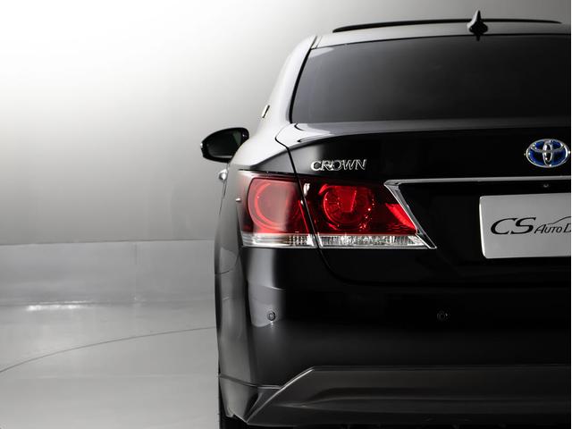 クラウンハイブリッド アスリートＧ　（禁煙車）（サンルーフ）（黒本革シート）（オプション１８インチアルミ）（衝突軽減ブレーキ）（踏み間違い防止機能）レーダークルーズ　アダプティブハイビーム　シートメモリー　エアシート　Ｂｌｕｅｔｏｏｔｈ（30枚目）