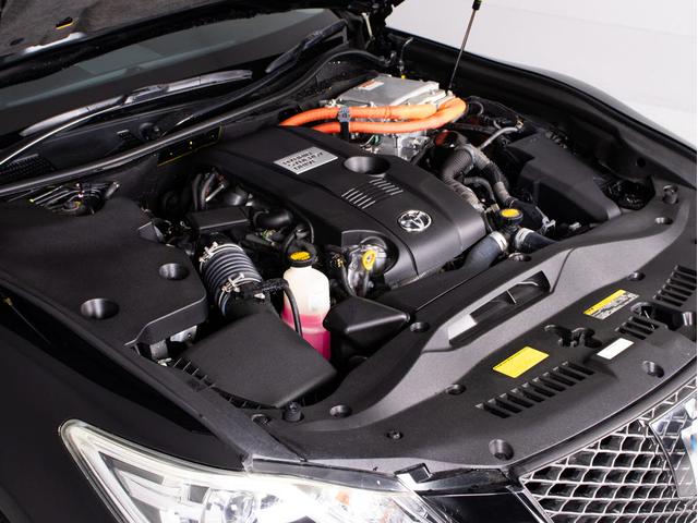 クラウンハイブリッド アスリートＧ　（禁煙車）（サンルーフ）（黒本革シート）（オプション１８インチアルミ）（衝突軽減ブレーキ）（踏み間違い防止機能）レーダークルーズ　アダプティブハイビーム　シートメモリー　エアシート　Ｂｌｕｅｔｏｏｔｈ（33枚目）