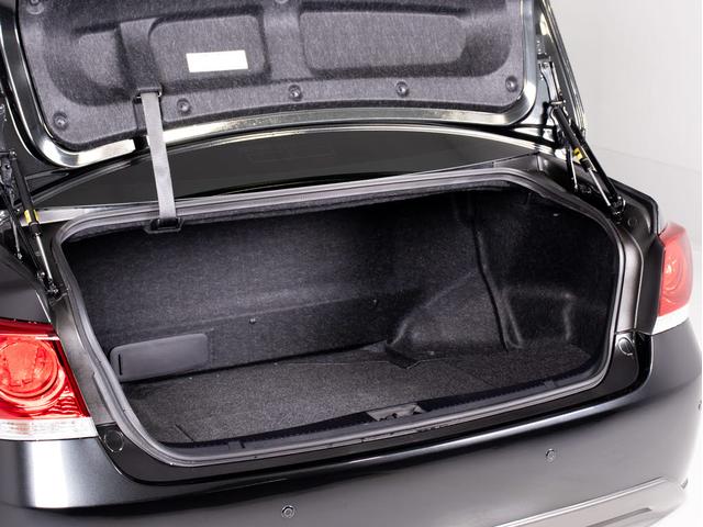 クラウンハイブリッド アスリートＧ　（禁煙車）（サンルーフ）（黒本革シート）（オプション１８インチアルミ）（衝突軽減ブレーキ）（踏み間違い防止機能）レーダークルーズ　アダプティブハイビーム　シートメモリー　エアシート　Ｂｌｕｅｔｏｏｔｈ（34枚目）