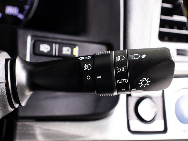 クラウンハイブリッド アスリートＧ　（禁煙車）（サンルーフ）（黒本革シート）（オプション１８インチアルミ）（衝突軽減ブレーキ）（踏み間違い防止機能）レーダークルーズ　アダプティブハイビーム　シートメモリー　エアシート　Ｂｌｕｅｔｏｏｔｈ（44枚目）