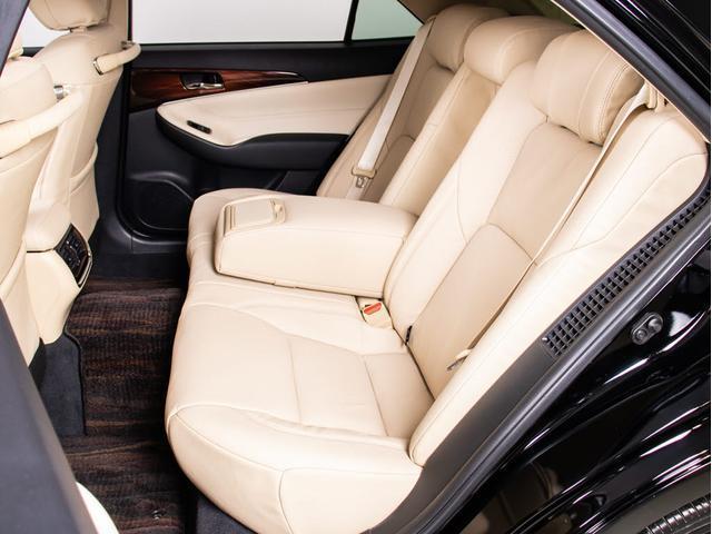 クラウンハイブリッド ロイヤルサルーン　（禁煙車）（フルエアロ）（ベージュ本革シート）（衝突軽減ブレーキ）（踏み間違い防止機能）レーダークルーズ　Ｂｌｕｅｔｏｏｔｈ対応　レギュラーガソリン仕様　シート＆ステアリングヒーター　ＨＤＤマルチナビ（6枚目）