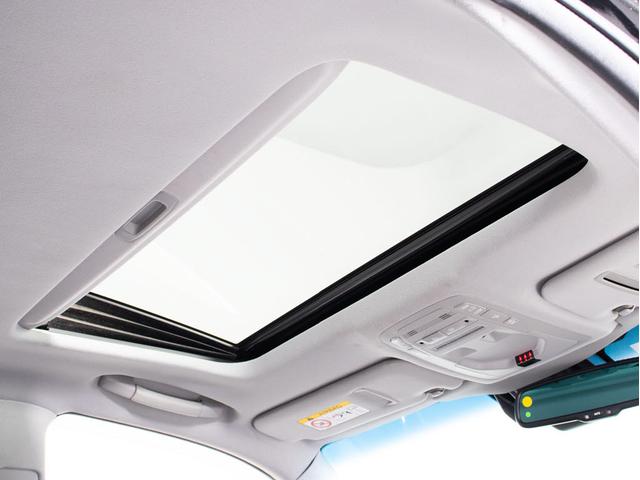 クラウンハイブリッド アスリートＳ　（サンルーフ）（黒本革シート）（オプション１８インチアルミ）（トヨタセーフティセンス）衝突軽減ブレーキ　踏み間違い防止機能　車線逸脱抑制ＬＤＡ　オートマチックハイビーム　ＢＬｕｅｔｏｏｔｈ　ＳＤマルチ（5枚目）