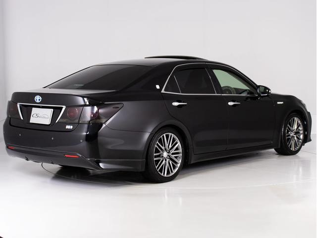 クラウンハイブリッド アスリートＳ　（サンルーフ）（黒本革シート）（オプション１８インチアルミ）（トヨタセーフティセンス）衝突軽減ブレーキ　踏み間違い防止機能　車線逸脱抑制ＬＤＡ　オートマチックハイビーム　ＢＬｕｅｔｏｏｔｈ　ＳＤマルチ（16枚目）