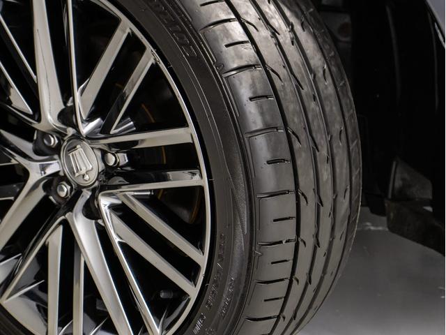 クラウンハイブリッド アスリートＳ　（サンルーフ）（黒本革シート）（オプション１８インチアルミ）（トヨタセーフティセンス）衝突軽減ブレーキ　踏み間違い防止機能　車線逸脱抑制ＬＤＡ　オートマチックハイビーム　ＢＬｕｅｔｏｏｔｈ　ＳＤマルチ（26枚目）