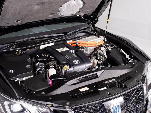 クラウンハイブリッド アスリートＳ　（サンルーフ）（黒本革シート）（オプション１８インチアルミ）（トヨタセーフティセンス）衝突軽減ブレーキ　踏み間違い防止機能　車線逸脱抑制ＬＤＡ　オートマチックハイビーム　ＢＬｕｅｔｏｏｔｈ　ＳＤマルチ（27枚目）