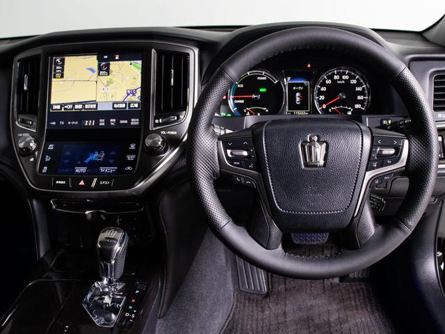 クラウンハイブリッド アスリートＳ　（サンルーフ）（黒本革シート）（オプション１８インチアルミ）（トヨタセーフティセンス）衝突軽減ブレーキ　踏み間違い防止機能　車線逸脱抑制ＬＤＡ　オートマチックハイビーム　ＢＬｕｅｔｏｏｔｈ　ＳＤマルチ（29枚目）