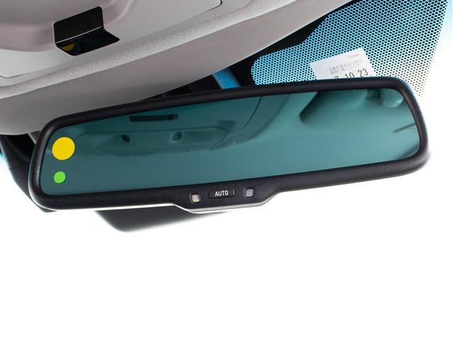 クラウンハイブリッド アスリートＳ　（サンルーフ）（黒本革シート）（オプション１８インチアルミ）（トヨタセーフティセンス）衝突軽減ブレーキ　踏み間違い防止機能　車線逸脱抑制ＬＤＡ　オートマチックハイビーム　ＢＬｕｅｔｏｏｔｈ　ＳＤマルチ（42枚目）