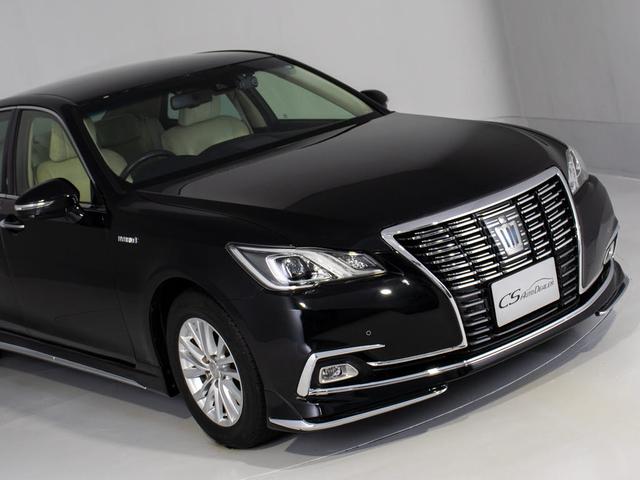 クラウンハイブリッド ロイヤルサルーン　後期型（禁煙車）（フルエアロ）（記録簿８枚）（トヨタセーフティセンス）衝突軽減ブレーキ　踏み間違い防止機能　車線逸脱抑制ＬＤＡ　オートマチックハイビーム　レーダークルーズ　Ｂｌｕｅｔｏｏｔｈ対応（5枚目）