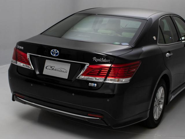 クラウンハイブリッド ロイヤルサルーン　後期型（禁煙車）（フルエアロ）（記録簿８枚）（トヨタセーフティセンス）衝突軽減ブレーキ　踏み間違い防止機能　車線逸脱抑制ＬＤＡ　オートマチックハイビーム　レーダークルーズ　Ｂｌｕｅｔｏｏｔｈ対応（23枚目）