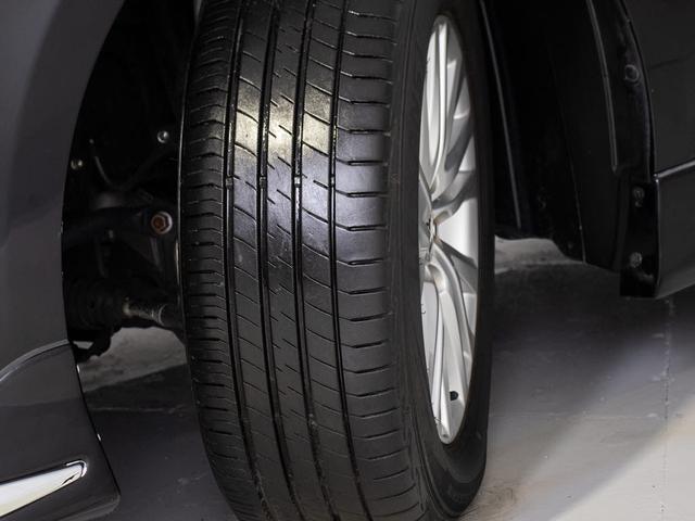 クラウンハイブリッド ロイヤルサルーン　後期型（禁煙車）（フルエアロ）（記録簿８枚）（トヨタセーフティセンス）衝突軽減ブレーキ　踏み間違い防止機能　車線逸脱抑制ＬＤＡ　オートマチックハイビーム　レーダークルーズ　Ｂｌｕｅｔｏｏｔｈ対応（29枚目）