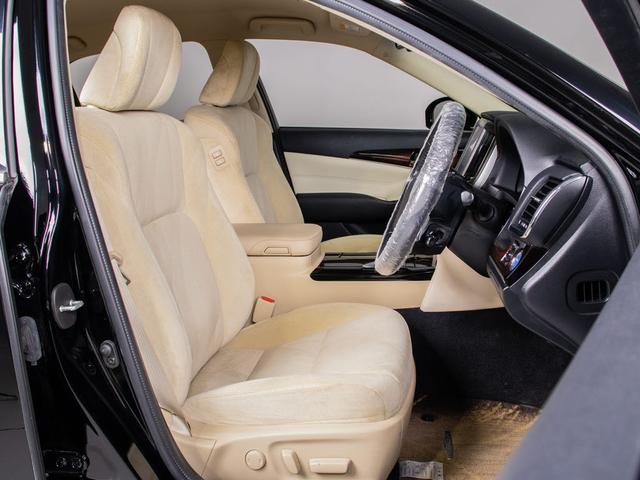 クラウンハイブリッド ロイヤルサルーン　後期型（禁煙車）（フルエアロ）（記録簿８枚）（トヨタセーフティセンス）衝突軽減ブレーキ　踏み間違い防止機能　車線逸脱抑制ＬＤＡ　オートマチックハイビーム　レーダークルーズ　Ｂｌｕｅｔｏｏｔｈ対応（34枚目）