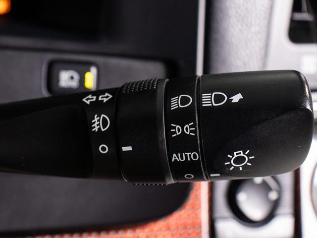 クラウンハイブリッド ロイヤルサルーン　後期型（禁煙車）（フルエアロ）（記録簿８枚）（トヨタセーフティセンス）衝突軽減ブレーキ　踏み間違い防止機能　車線逸脱抑制ＬＤＡ　オートマチックハイビーム　レーダークルーズ　Ｂｌｕｅｔｏｏｔｈ対応（50枚目）