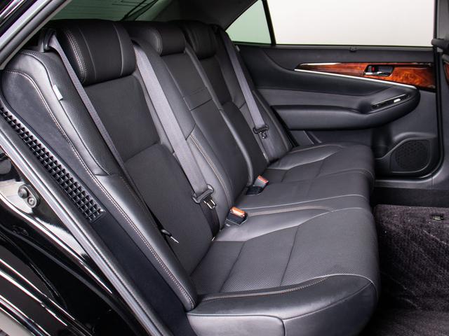 クラウンマジェスタ Fバージョン 禁煙/黒革/フルエアロ/18AW/プレミアムSS パノラミックビューモニター/プリクラッシュセーフティ/レーダークルーズコントロール/ブラインドスポットモニター/クリアランスソナー(3枚目)