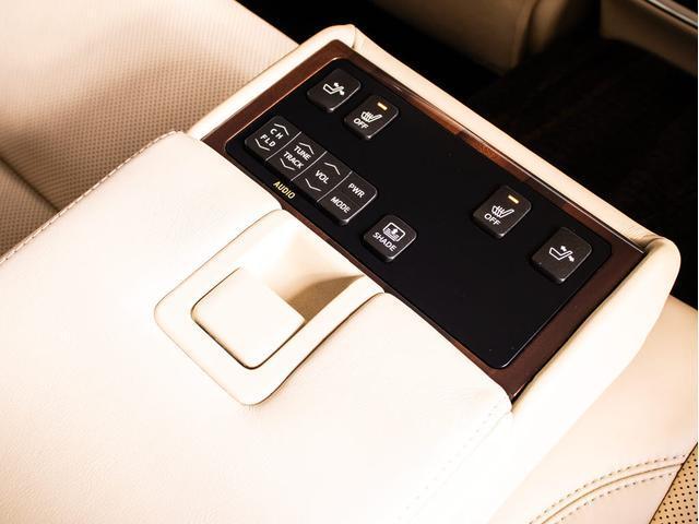 クラウンハイブリッド ロイヤルサルーンＧ　（禁煙車）（フラクセン本革シート）（衝突軽減ブレーキ）（踏み間違い防止機能）レーダークルーズ　エアシート　シートヒーター　Ｂｌｕｅｔｏｏｔｈ対応　レギュラーガソリン仕様　アダプティブハイビーム（7枚目）