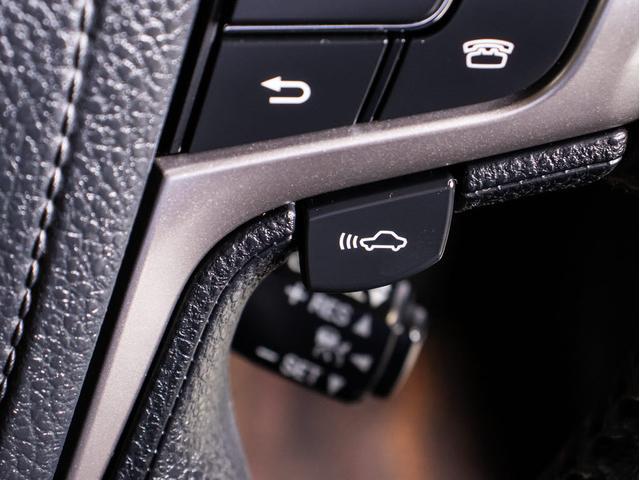 クラウンハイブリッド ロイヤルサルーンＧ　（禁煙車）（フラクセン本革シート）（衝突軽減ブレーキ）（踏み間違い防止機能）レーダークルーズ　エアシート　シートヒーター　Ｂｌｕｅｔｏｏｔｈ対応　レギュラーガソリン仕様　アダプティブハイビーム（10枚目）