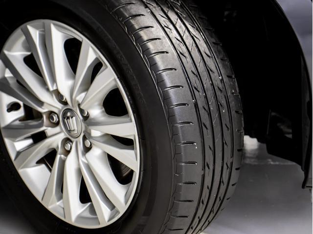 クラウンハイブリッド ロイヤルサルーンＧ　（禁煙車）（フラクセン本革シート）（衝突軽減ブレーキ）（踏み間違い防止機能）レーダークルーズ　エアシート　シートヒーター　Ｂｌｕｅｔｏｏｔｈ対応　レギュラーガソリン仕様　アダプティブハイビーム（30枚目）