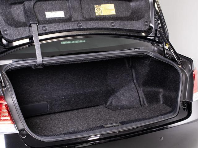 クラウンハイブリッド ロイヤルサルーンＧ　（禁煙車）（フラクセン本革シート）（衝突軽減ブレーキ）（踏み間違い防止機能）レーダークルーズ　エアシート　シートヒーター　Ｂｌｕｅｔｏｏｔｈ対応　レギュラーガソリン仕様　アダプティブハイビーム（32枚目）