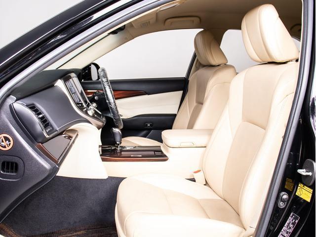 クラウンハイブリッド ロイヤルサルーンＧ　（禁煙車）（フラクセン本革シート）（衝突軽減ブレーキ）（踏み間違い防止機能）レーダークルーズ　エアシート　シートヒーター　Ｂｌｕｅｔｏｏｔｈ対応　レギュラーガソリン仕様　アダプティブハイビーム（36枚目）