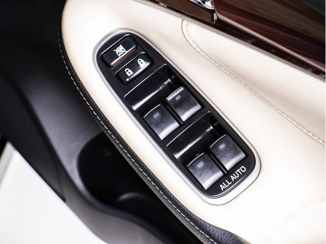 クラウンハイブリッド ロイヤルサルーンＧ　（禁煙車）（フラクセン本革シート）（衝突軽減ブレーキ）（踏み間違い防止機能）レーダークルーズ　エアシート　シートヒーター　Ｂｌｕｅｔｏｏｔｈ対応　レギュラーガソリン仕様　アダプティブハイビーム（43枚目）