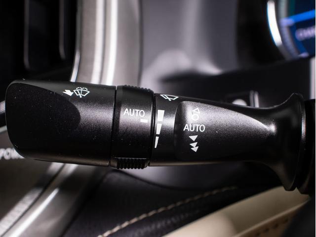 クラウンハイブリッド ロイヤルサルーンＧ　（禁煙車）（フラクセン本革シート）（衝突軽減ブレーキ）（踏み間違い防止機能）レーダークルーズ　エアシート　シートヒーター　Ｂｌｕｅｔｏｏｔｈ対応　レギュラーガソリン仕様　アダプティブハイビーム（46枚目）