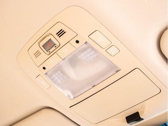 クラウンハイブリッド ロイヤルサルーンＧ　（禁煙車）（フラクセン本革シート）（衝突軽減ブレーキ）（踏み間違い防止機能）レーダークルーズ　エアシート　シートヒーター　Ｂｌｕｅｔｏｏｔｈ対応　レギュラーガソリン仕様　アダプティブハイビーム（50枚目）