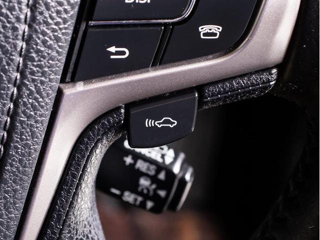 クラウンハイブリッド ロイヤルサルーンG (禁煙車)(パノラミックビューモニター)(フラクセン本革シート)(衝突軽減ブレーキ)(踏み間違い防止機能)レーダークルーズ アダプティブハイビーム 記録簿8枚 Bluetooth対応 エアシート(11枚目)