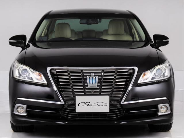 クラウンハイブリッド ロイヤルサルーンG (禁煙車)(パノラミックビューモニター)(フラクセン本革シート)(衝突軽減ブレーキ)(踏み間違い防止機能)レーダークルーズ アダプティブハイビーム 記録簿8枚 Bluetooth対応 エアシート(17枚目)