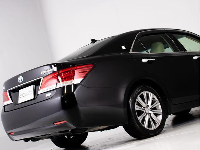 クラウンハイブリッド ロイヤルサルーンG (禁煙車)(パノラミックビューモニター)(フラクセン本革シート)(衝突軽減ブレーキ)(踏み間違い防止機能)レーダークルーズ アダプティブハイビーム 記録簿8枚 Bluetooth対応 エアシート(25枚目)