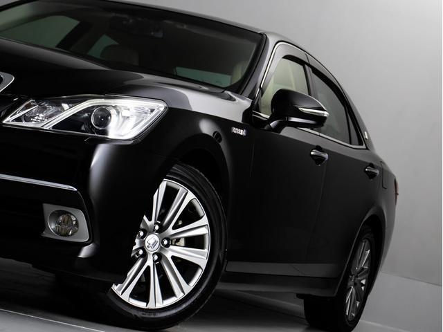 クラウンハイブリッド ロイヤルサルーンG (禁煙車)(パノラミックビューモニター)(フラクセン本革シート)(衝突軽減ブレーキ)(踏み間違い防止機能)レーダークルーズ アダプティブハイビーム 記録簿8枚 Bluetooth対応 エアシート(27枚目)