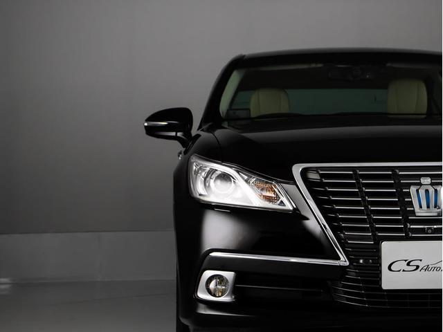 クラウンハイブリッド ロイヤルサルーンG (禁煙車)(パノラミックビューモニター)(フラクセン本革シート)(衝突軽減ブレーキ)(踏み間違い防止機能)レーダークルーズ アダプティブハイビーム 記録簿8枚 Bluetooth対応 エアシート(29枚目)