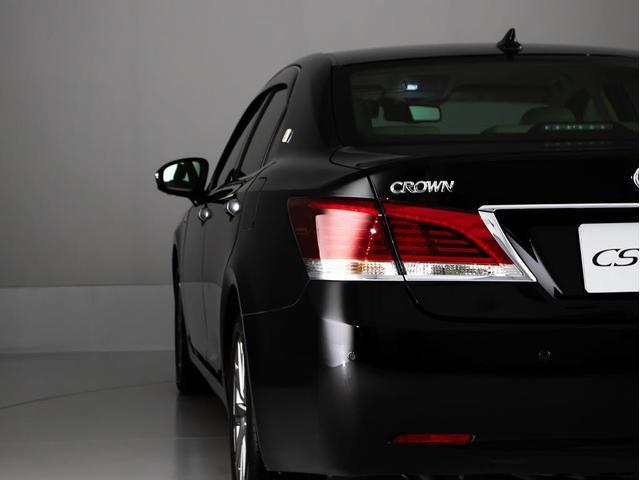 クラウンハイブリッド ロイヤルサルーンG (禁煙車)(パノラミックビューモニター)(フラクセン本革シート)(衝突軽減ブレーキ)(踏み間違い防止機能)レーダークルーズ アダプティブハイビーム 記録簿8枚 Bluetooth対応 エアシート(30枚目)