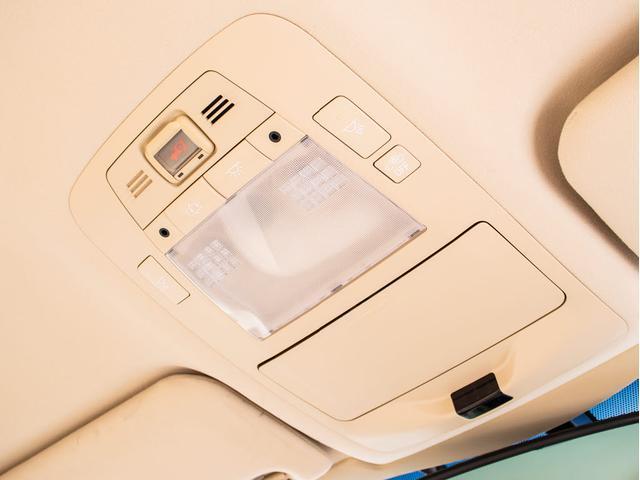 クラウンハイブリッド ロイヤルサルーンG (禁煙車)(パノラミックビューモニター)(フラクセン本革シート)(衝突軽減ブレーキ)(踏み間違い防止機能)レーダークルーズ アダプティブハイビーム 記録簿8枚 Bluetooth対応 エアシート(52枚目)