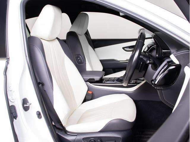 クラウンハイブリッド RSアドバンス (白本革シート)(フルエアロ)(パノラミックビューモニター)(トヨタセーフティパッケージプラス)衝突軽減ブレーキ 踏み間違い防止機能 車線逸脱抑制LTA シーケンシャルウィンカー(31枚目)