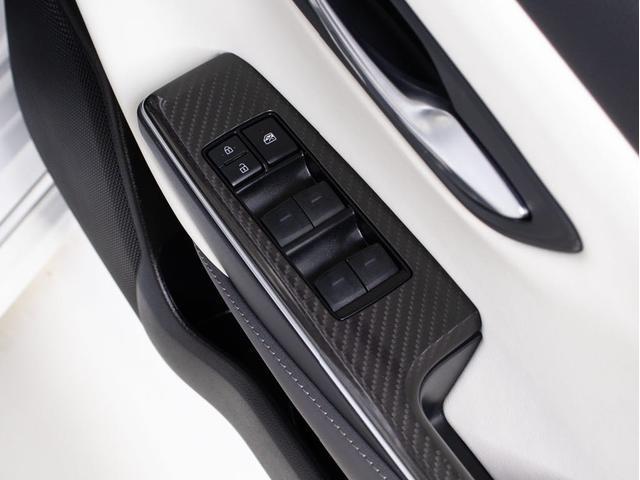 クラウンハイブリッド RSアドバンス (白本革シート)(フルエアロ)(パノラミックビューモニター)(トヨタセーフティパッケージプラス)衝突軽減ブレーキ 踏み間違い防止機能 車線逸脱抑制LTA シーケンシャルウィンカー(39枚目)