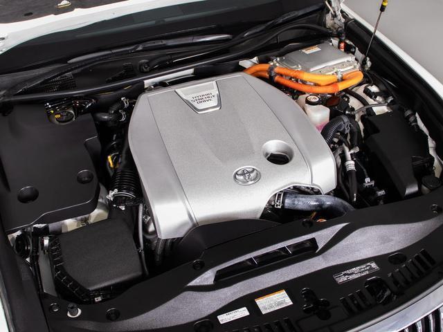 クラウンマジェスタ Ｆバージョン　Ｊ－フロンティア　後期型（ワンオーナー）（オプション１８インチアルミ）（専用コンビレザーシート）（モデリスタ）（セーフティセンス）衝突軽減　踏み間違い防止　車線逸脱抑制ＬＤＡ　レーダークルーズ　アダプティブハイビーム（27枚目）