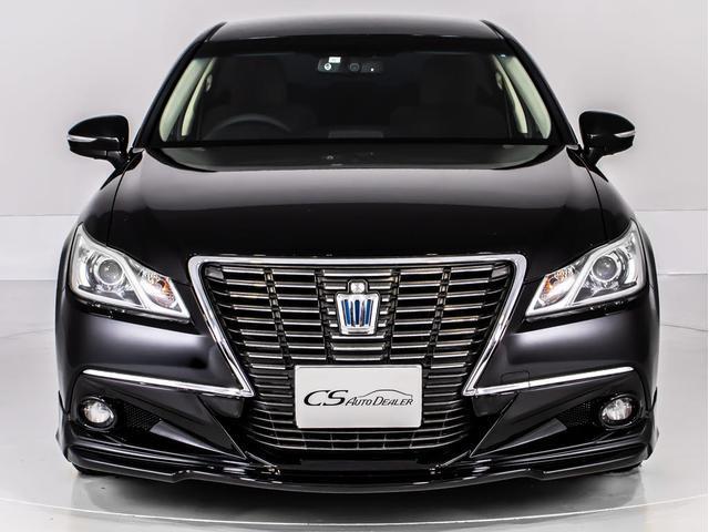 クラウンハイブリッド ロイヤルサルーンＧ　（禁煙車）（トヨタプレミアムサウンド）（オプション１７インチアルミ）（フルエアロ）アダプティブハイビーム　イージークローザー　後席ＶＩＰ　Ｂｌｕｅｔｏｏｔｈ対応　レギュラーガソリン仕様　ＨＤＤマルチ（12枚目）