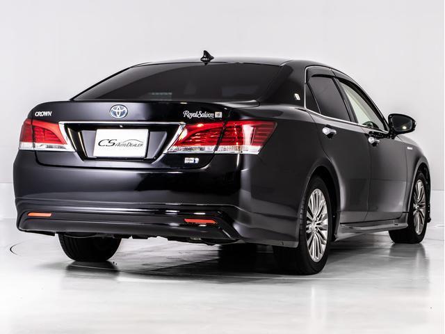 クラウンハイブリッド ロイヤルサルーンＧ　（禁煙車）（トヨタプレミアムサウンド）（オプション１７インチアルミ）（フルエアロ）アダプティブハイビーム　イージークローザー　後席ＶＩＰ　Ｂｌｕｅｔｏｏｔｈ対応　レギュラーガソリン仕様　ＨＤＤマルチ（16枚目）