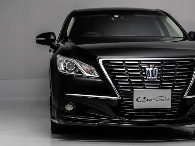 クラウンハイブリッド ロイヤルサルーンＧ　（禁煙車）（トヨタプレミアムサウンド）（オプション１７インチアルミ）（フルエアロ）アダプティブハイビーム　イージークローザー　後席ＶＩＰ　Ｂｌｕｅｔｏｏｔｈ対応　レギュラーガソリン仕様　ＨＤＤマルチ（22枚目）