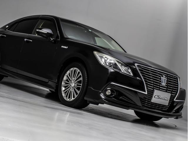 クラウンハイブリッド ロイヤルサルーンＧ　（禁煙車）（トヨタプレミアムサウンド）（オプション１７インチアルミ）（フルエアロ）アダプティブハイビーム　イージークローザー　後席ＶＩＰ　Ｂｌｕｅｔｏｏｔｈ対応　レギュラーガソリン仕様　ＨＤＤマルチ（24枚目）