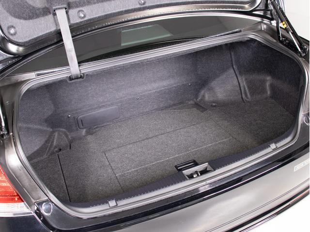 クラウンハイブリッド ロイヤルサルーンＧ　（禁煙車）（トヨタプレミアムサウンド）（オプション１７インチアルミ）（フルエアロ）アダプティブハイビーム　イージークローザー　後席ＶＩＰ　Ｂｌｕｅｔｏｏｔｈ対応　レギュラーガソリン仕様　ＨＤＤマルチ（27枚目）