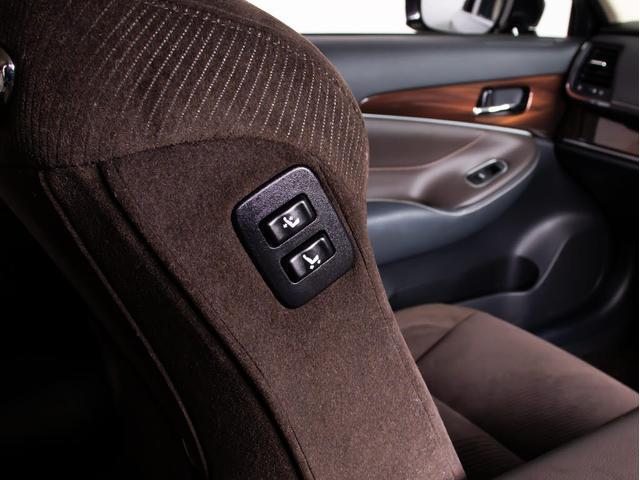 クラウンハイブリッド ロイヤルサルーンＧ　（禁煙車）（トヨタプレミアムサウンド）（オプション１７インチアルミ）（フルエアロ）アダプティブハイビーム　イージークローザー　後席ＶＩＰ　Ｂｌｕｅｔｏｏｔｈ対応　レギュラーガソリン仕様　ＨＤＤマルチ（34枚目）